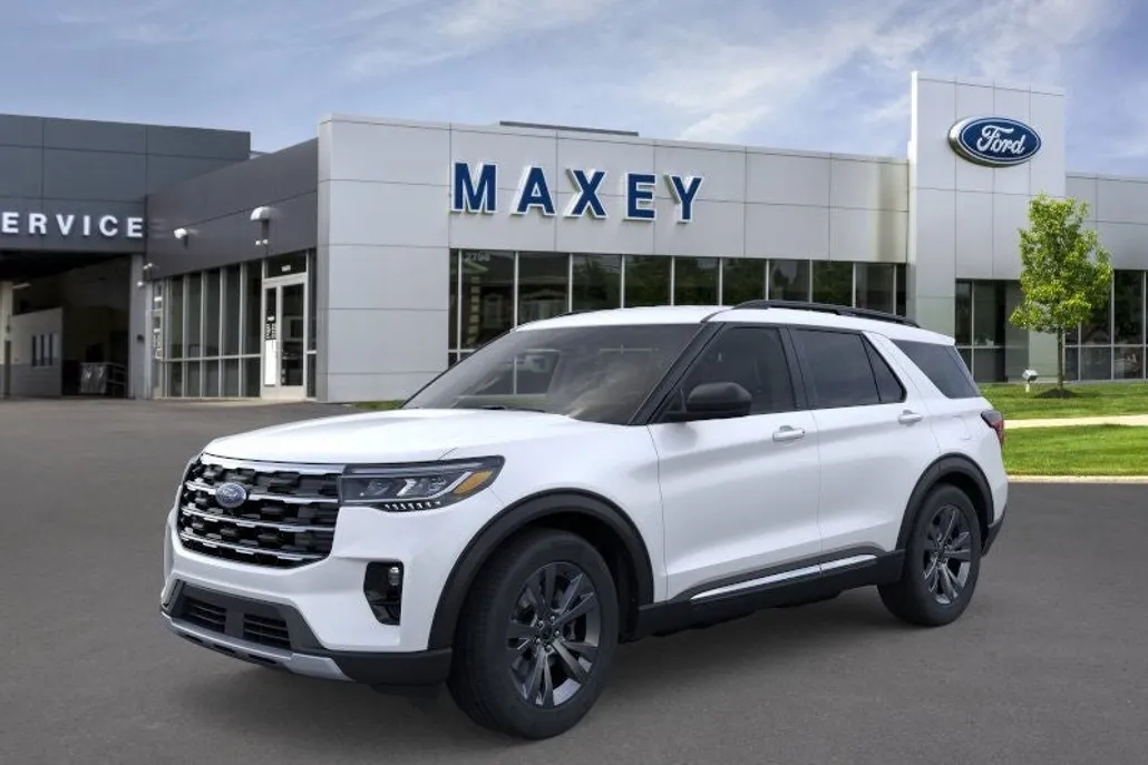 2025 Ford Explorer photo 1