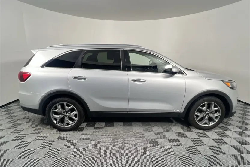 2019 Kia Sorento EX photo 1