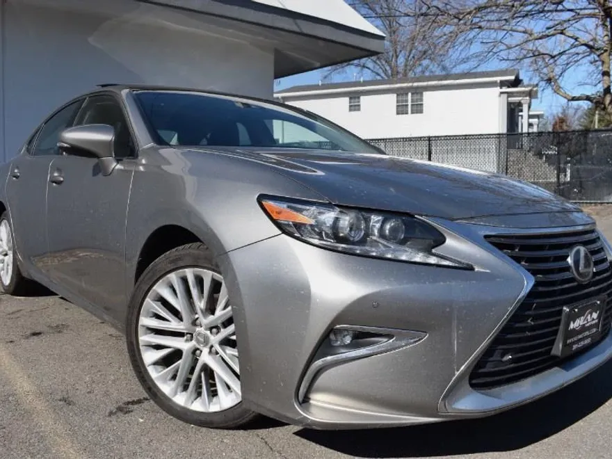 2016 Lexus ES 350 photo 1