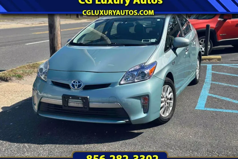 2014 Toyota Prius Plug-in photo 1