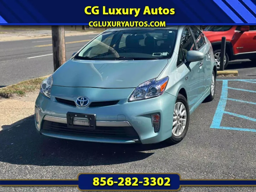 2014 Toyota Prius Plug-in photo 1