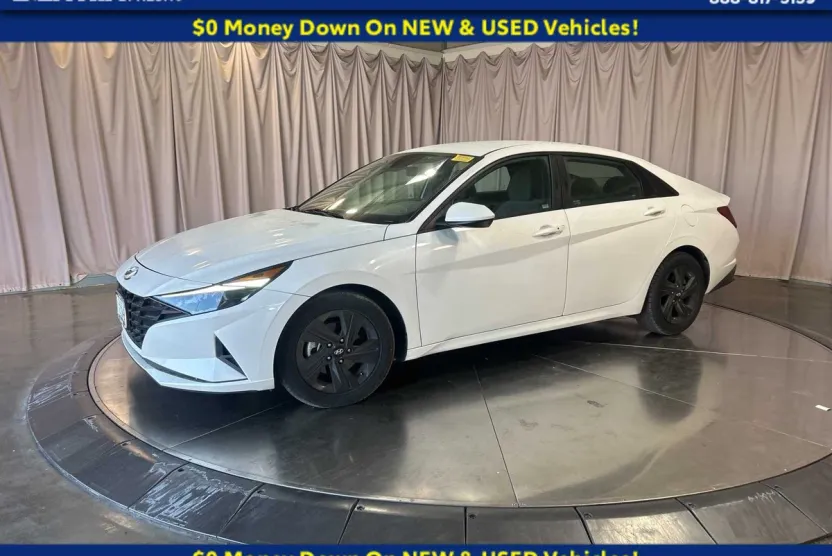 2021 Hyundai Elantra SEL photo 1