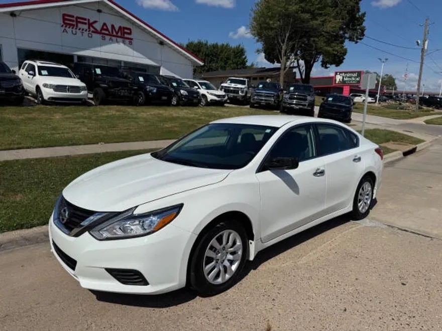 2017 Nissan Altima 2.5 S photo 1