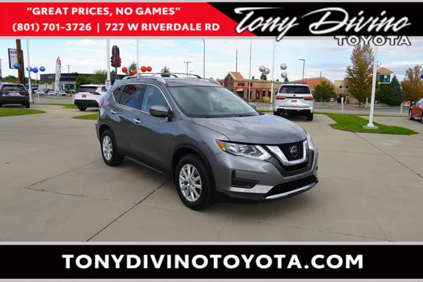 2020 Nissan Rogue SV photo 1