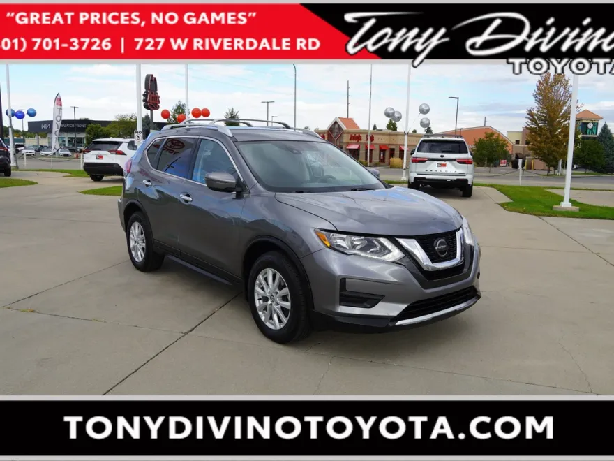 2020 Nissan Rogue SV photo 1