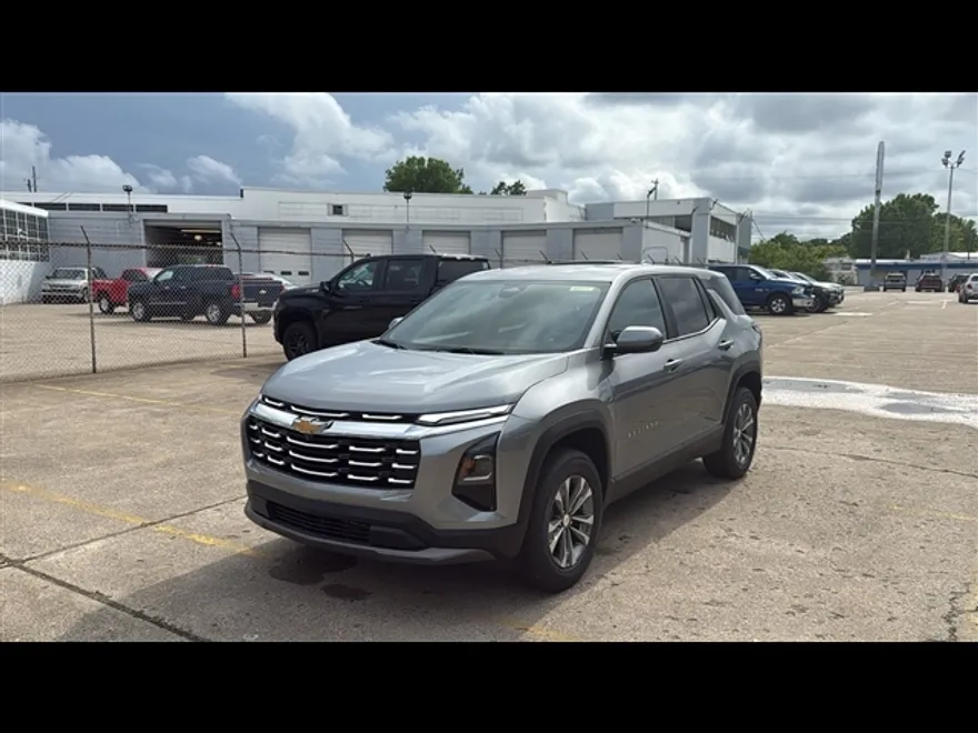 2026 Chevrolet Equinox LT photo 1