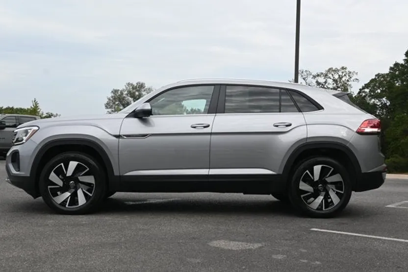 2025 Volkswagen Atlas Cross Sport SE Technology photo 1