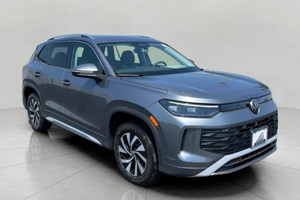 2025 Volkswagen Tiguan S photo 1