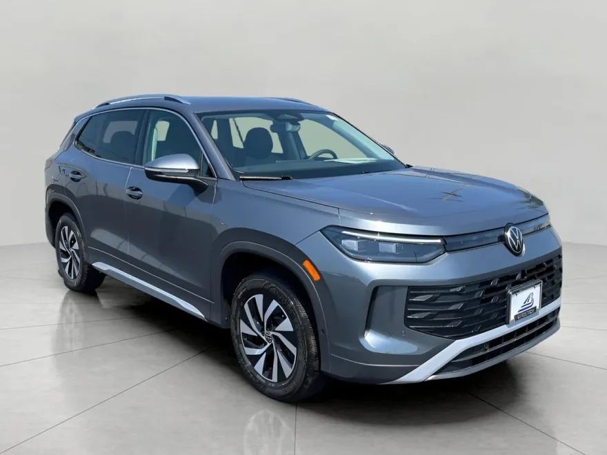 2025 Volkswagen Tiguan S photo 1