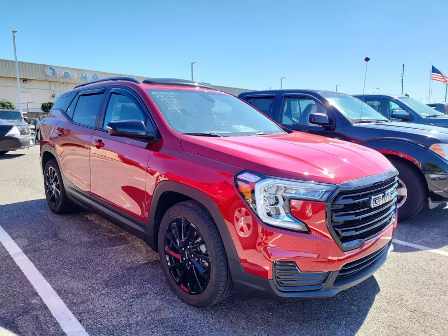 2023 Gmc Terrain SLE photo 1