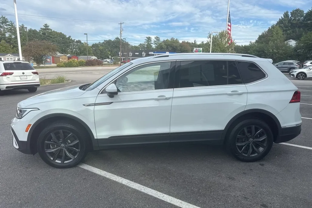 2022 Volkswagen Tiguan SE photo 1