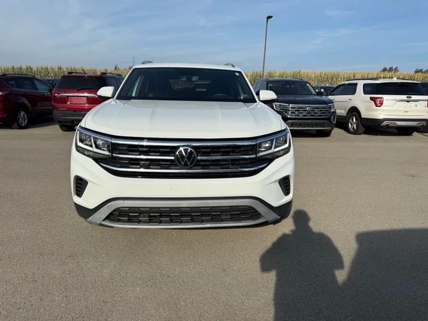 2023 Volkswagen Atlas Cross Sport V6 SE Technology photo 1