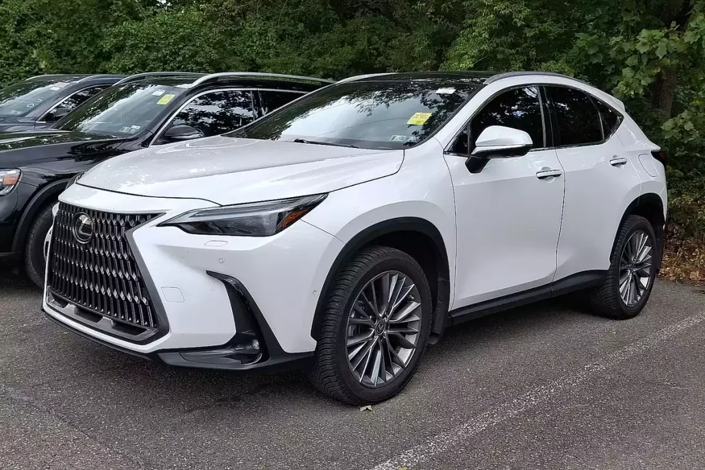 2023 Lexus NX 350h Luxury photo 1