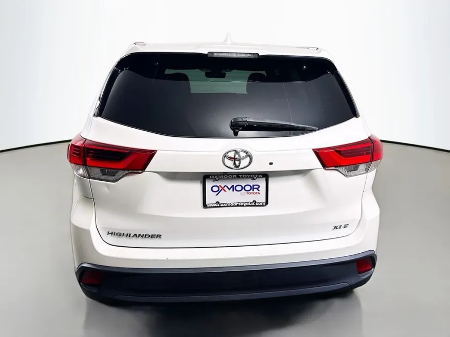 2019 Toyota Highlander XLE photo 1