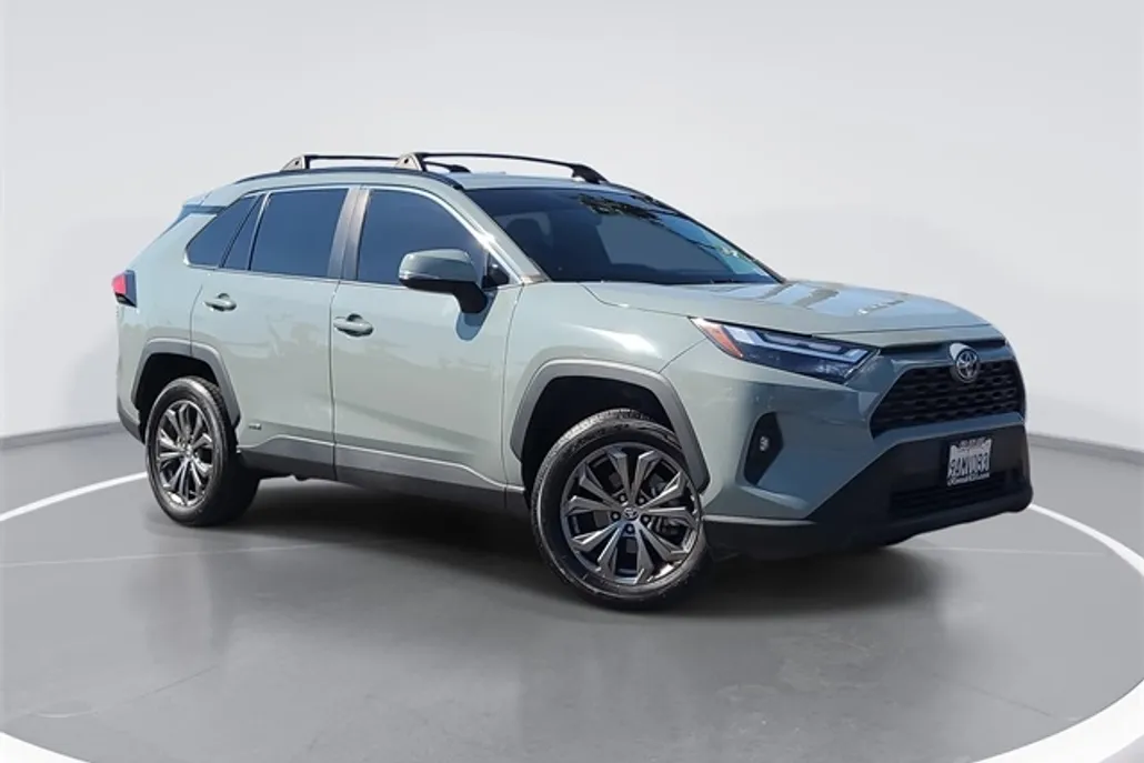 2022 Toyota RAV4 Hybrid XLE Premium photo 1