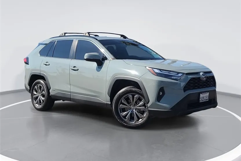 2022 Toyota RAV4 Hybrid XLE Premium photo 1