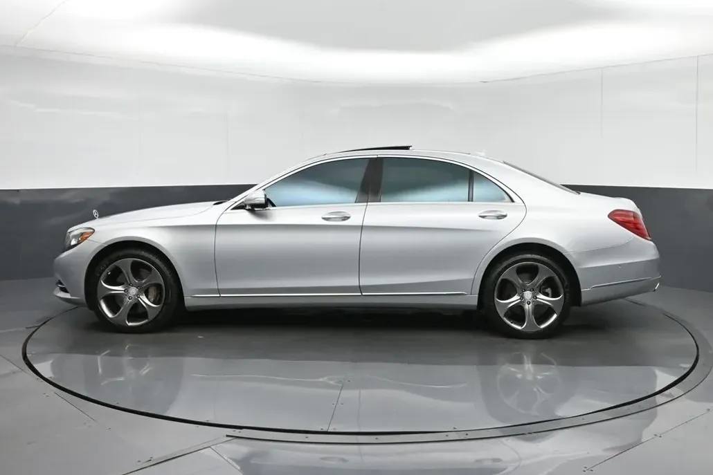 2015 Mercedes Benz S 550 photo 1