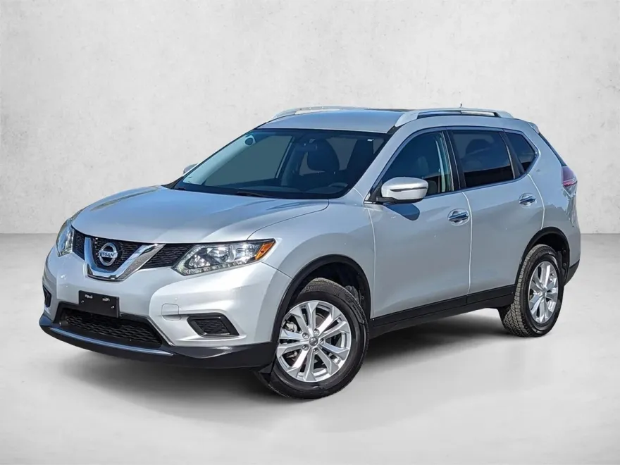 2016 Nissan Rogue SV photo 1