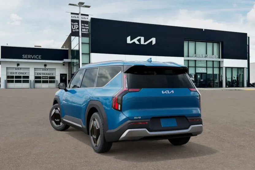 2026 Kia EV9 Wind photo 1