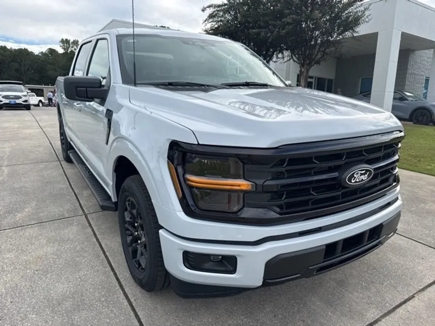 2025 Ford F-150 XLT photo 1