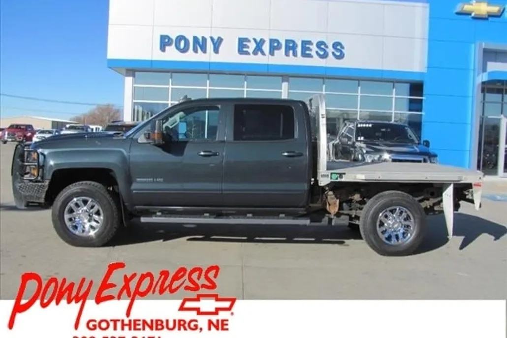 2018 Chevrolet Silverado 3500HD LT photo 1