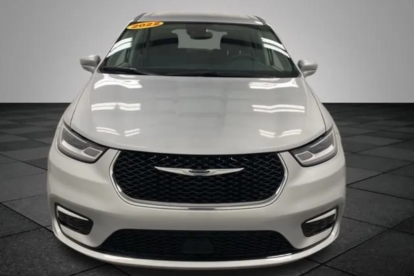 2022 Chrysler Pacifica Hybrid Touring L photo 1