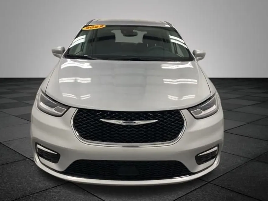 2022 Chrysler Pacifica Hybrid Touring L photo 1
