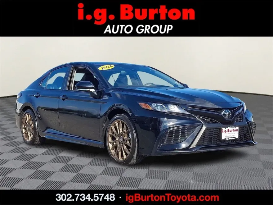 2024 Toyota Camry SE photo 1