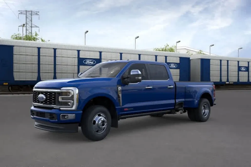 2026 Ford F-350 Platinum photo 1