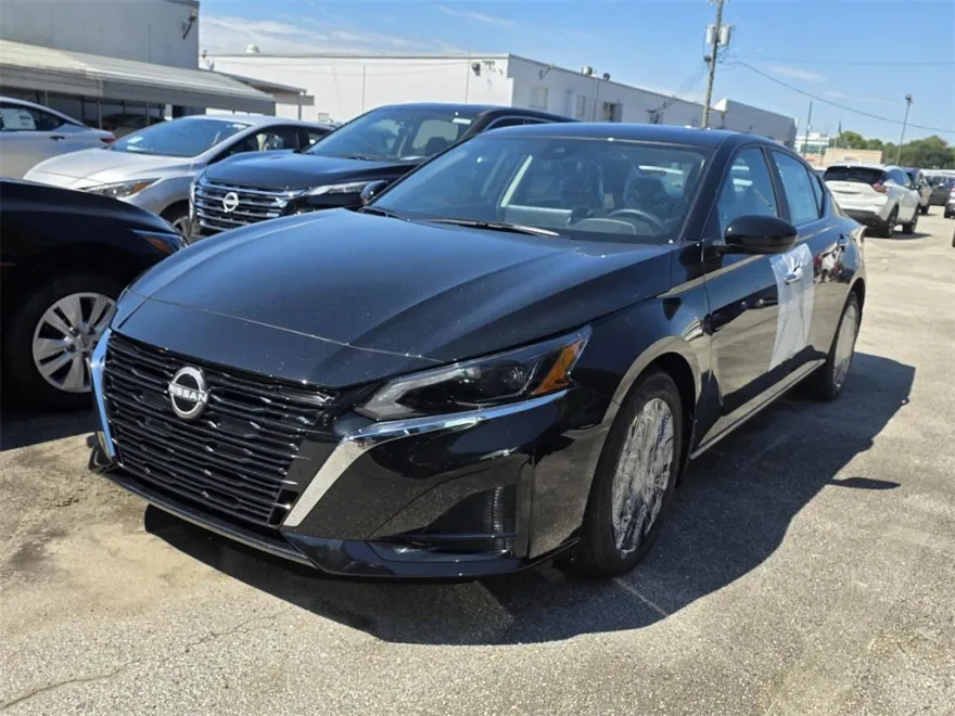 2025 Nissan Altima 2.5 SV photo 1