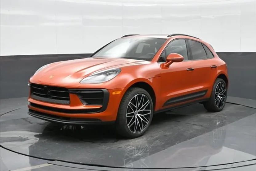 2025 Porsche Macan Base photo 1