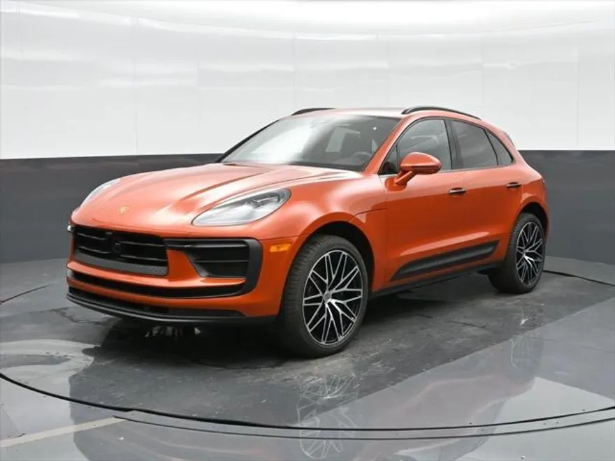 2025 Porsche Macan Base photo 1