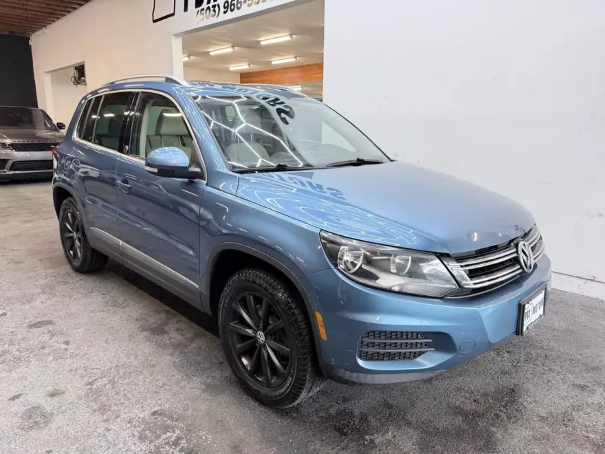 2017 Volkswagen Tiguan Wolfsburg Edition Sport photo 1