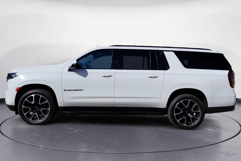 2023 Chevrolet Suburban RST photo 1
