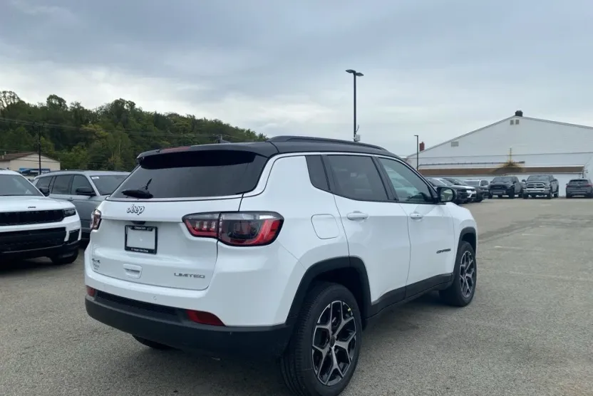 2026 Jeep Compass Limited photo 1
