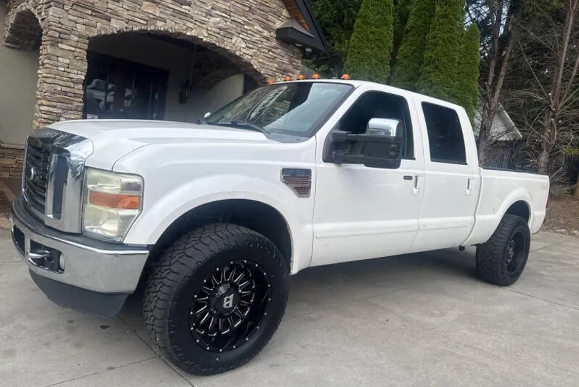 2010 Ford F-250 Lariat photo 1