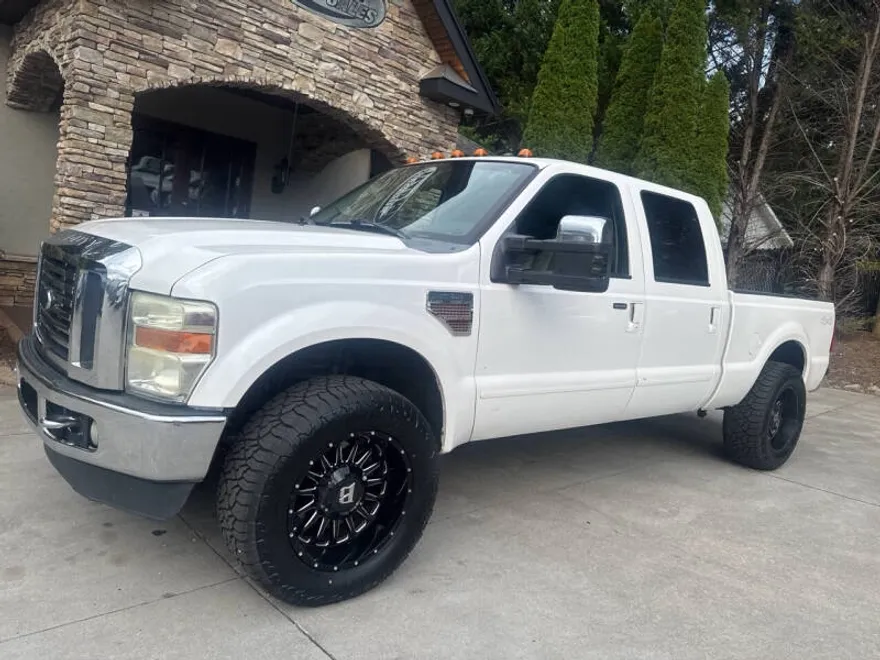 2010 Ford F-250 Lariat photo 1