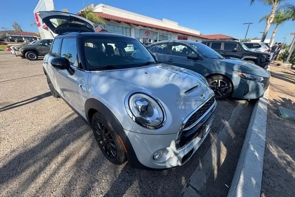 2018 Mini Cooper Hardtop S photo 1
