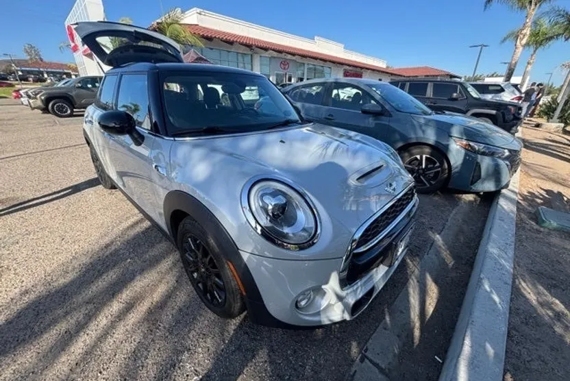 2018 Mini Cooper Hardtop S photo 1