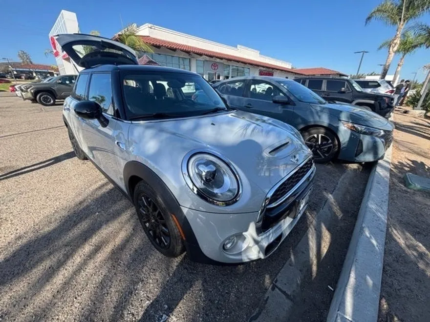 2018 Mini Cooper Hardtop S photo 1