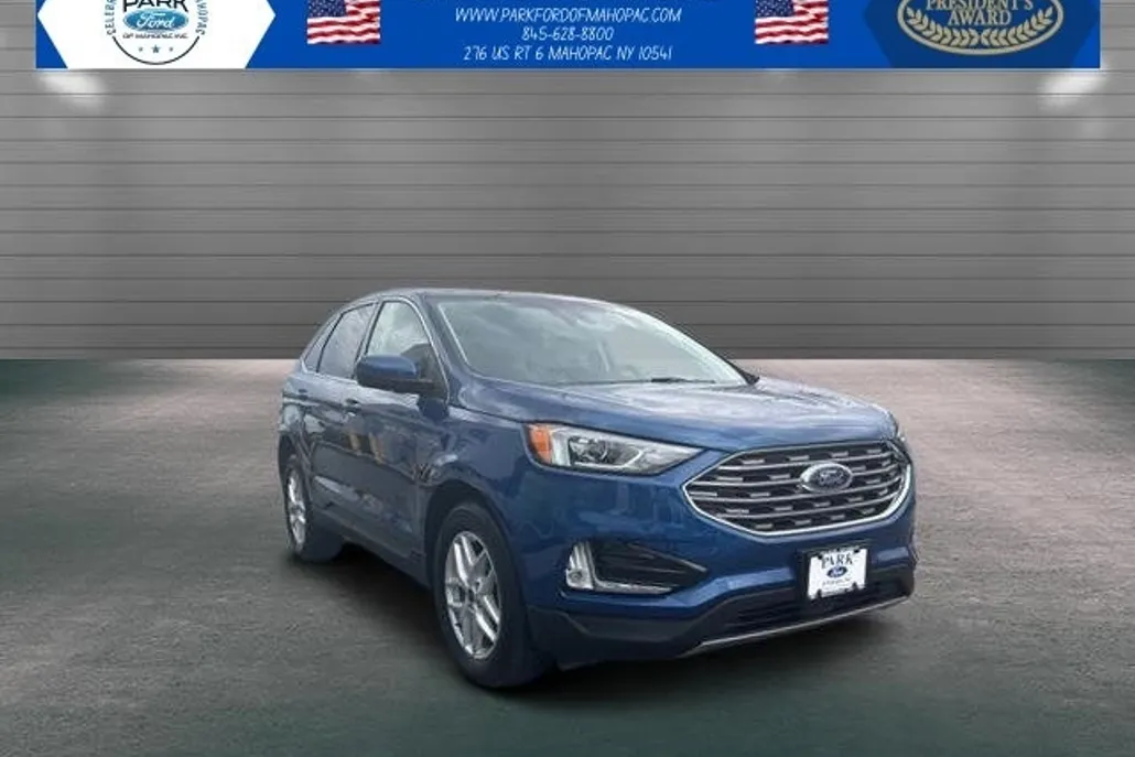 2022 Ford Edge SEL photo 1