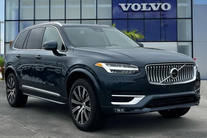 2025 Volvo XC90 Plus photo 1