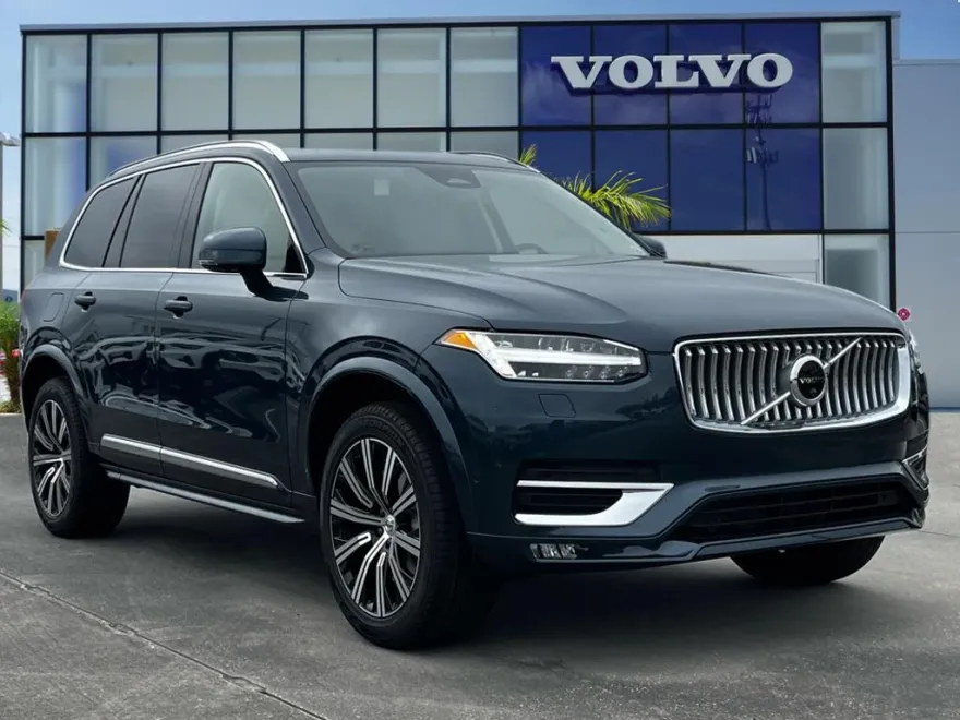 2025 Volvo XC90 Plus photo 1