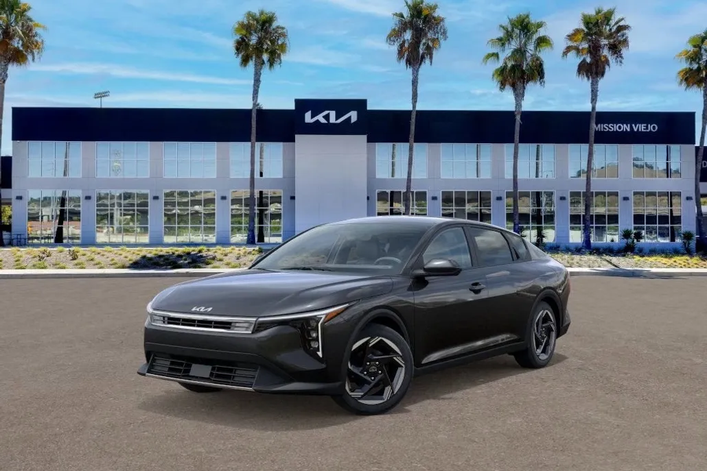 2025 Kia K4 EX photo 1