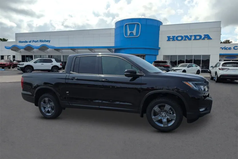 2025 Honda Ridgeline TrailSport photo 1