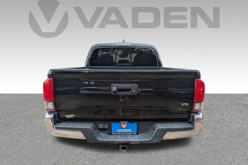 2019 Toyota Tacoma TRD Off-Road photo 1