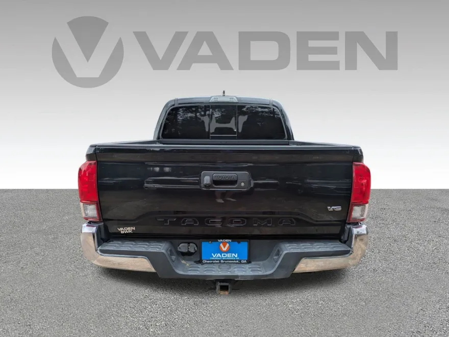 2019 Toyota Tacoma TRD Off-Road photo 1