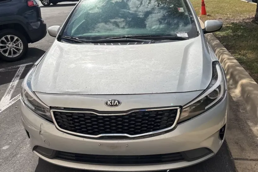 2017 Kia Forte LX Base photo 1