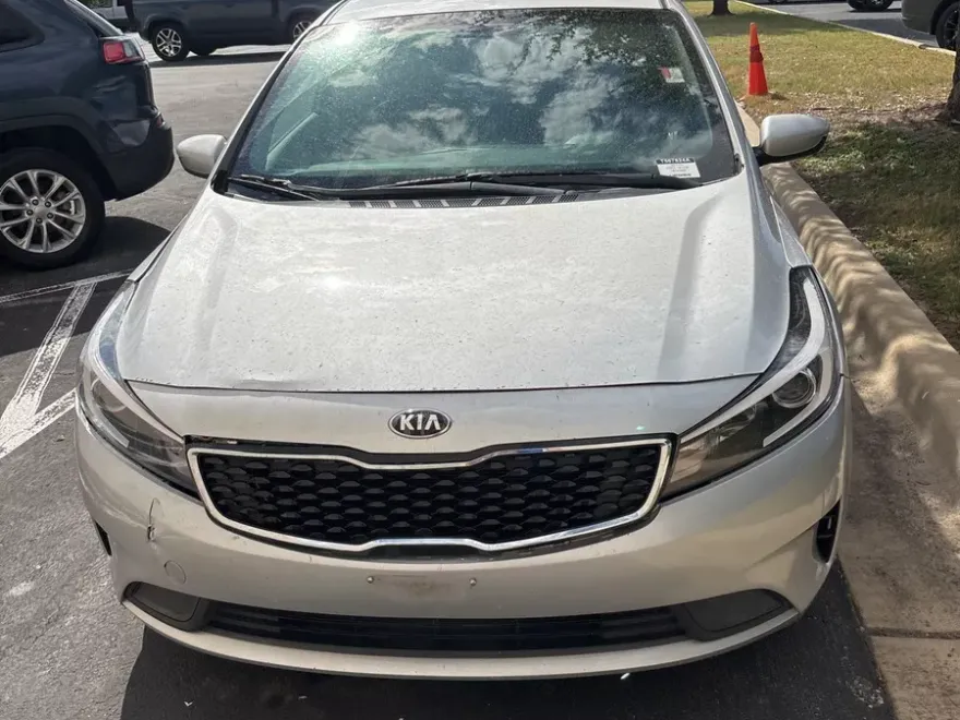 2017 Kia Forte LX Base photo 1