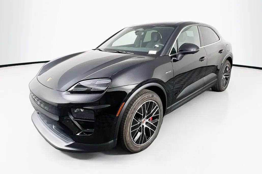 2025 Porsche Macan Electric photo 1